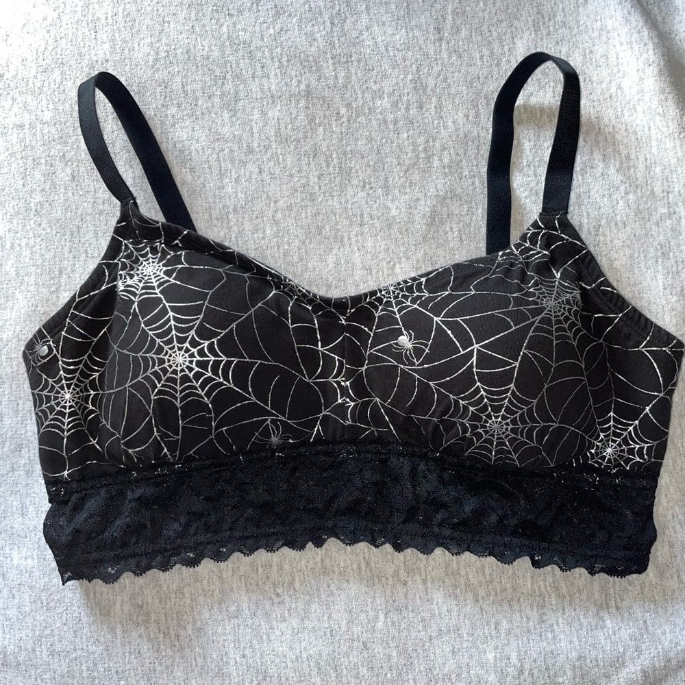 Torrid Size 0 Spiderweb Lightly Lined Bralette with Lace Detailing